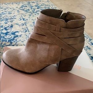 NWT taupe ankle boots! Size 8